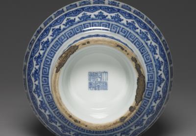 图片[2]-Vase with two ruyi-shaped handles and hundred long life characters in underglaze blue, Qing dynasty, Qianlong reign (1736-1795)-China Archive